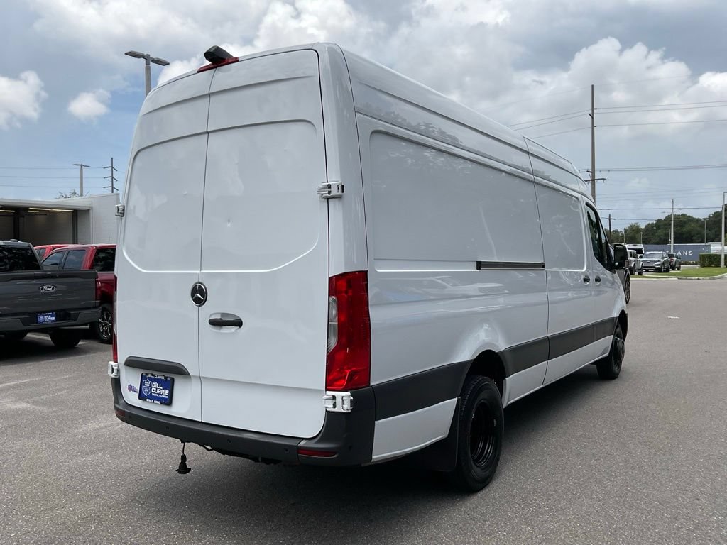 Used 2024 Mercedes-Benz Sprinter 3500 image 3