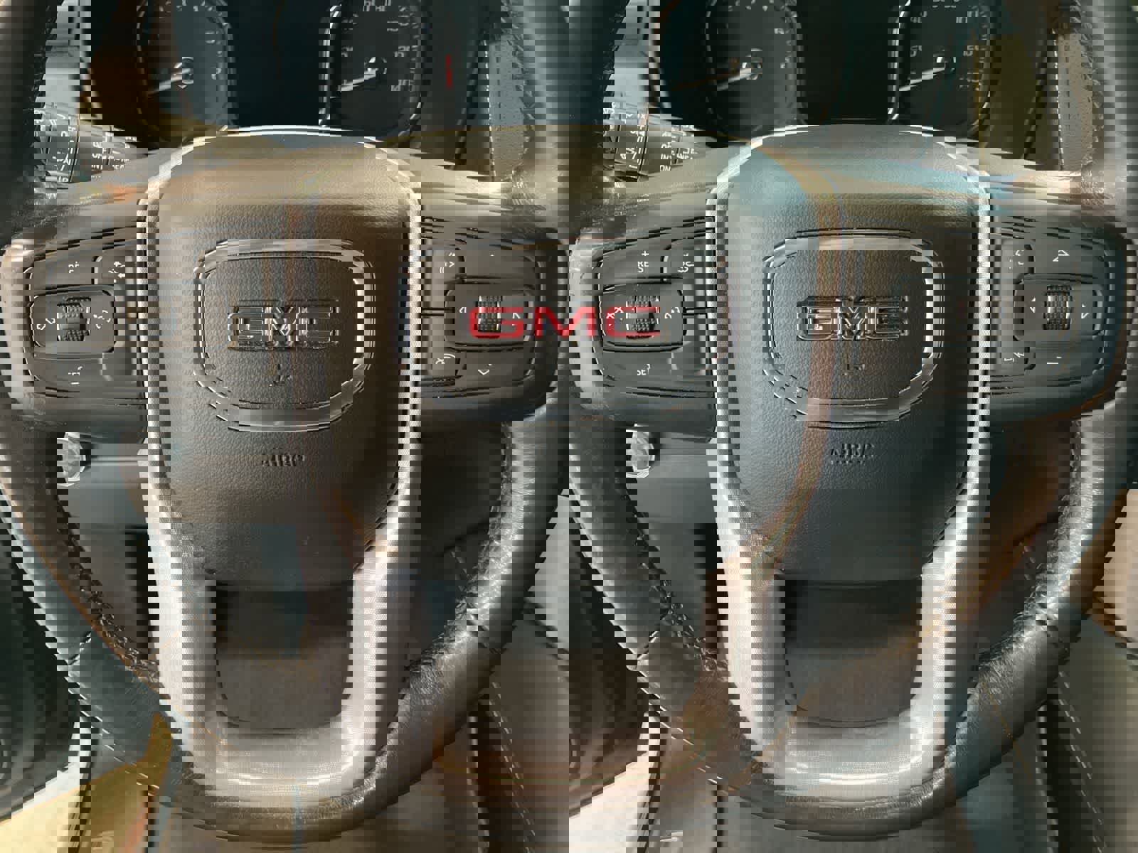 Used 2021 GMC Yukon XL SLT image 16