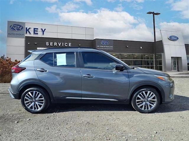 Used 2024 Nissan Kicks SR image 2
