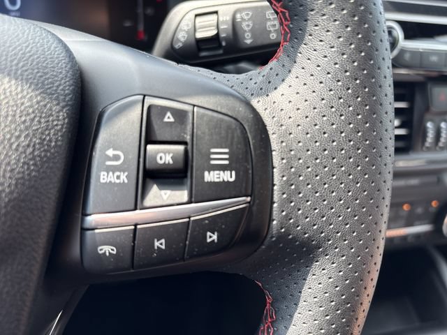 Certified 2025 Ford Escape ST-Line Select AWD/4WD image 33
