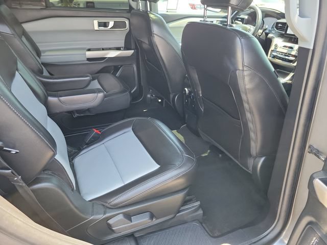 Certified 2023 Ford Explorer XLT w/ Equipment Group 202A RWD image 19