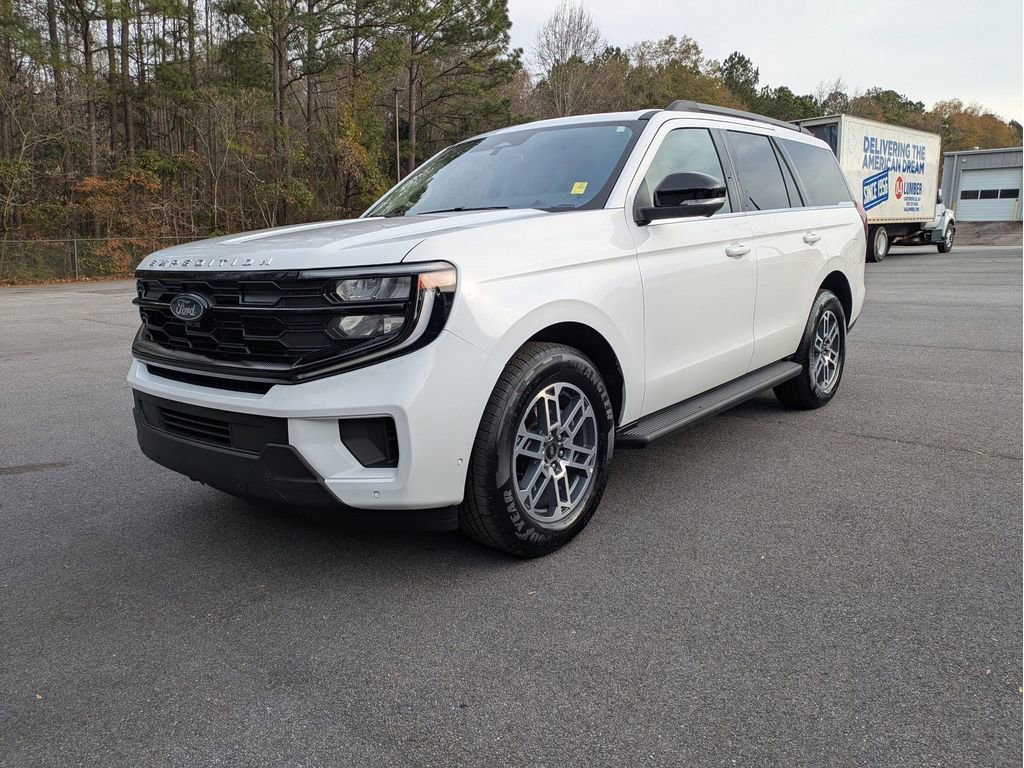 Certified 2025 Ford Expedition Active image 2