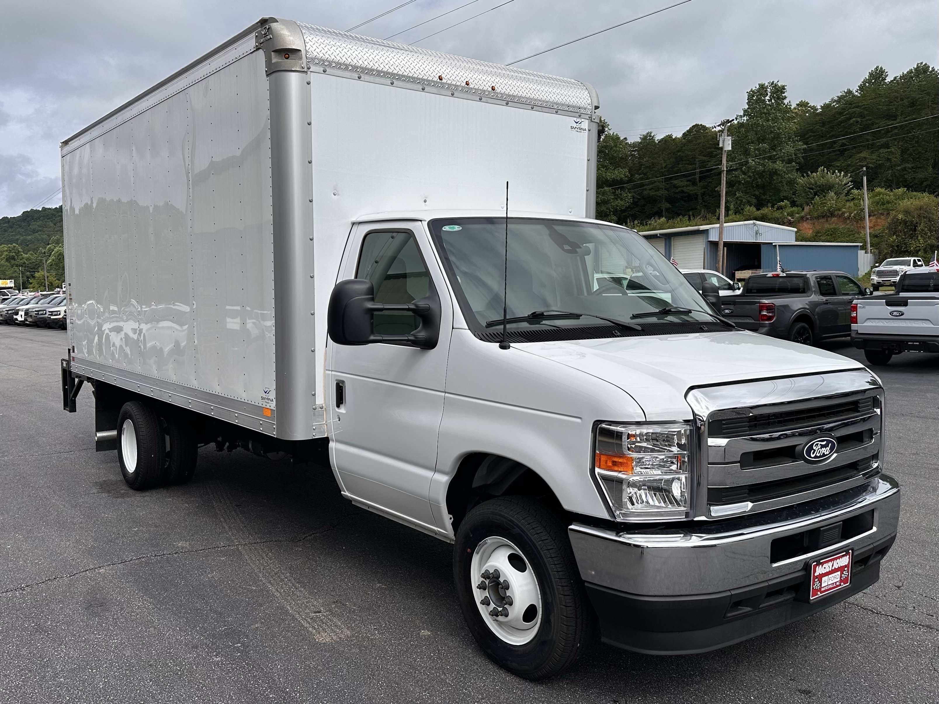 Certified 2026 Ford E-450 and Econoline 450 Super Duty w/ Power Equipment Group RWD image 4