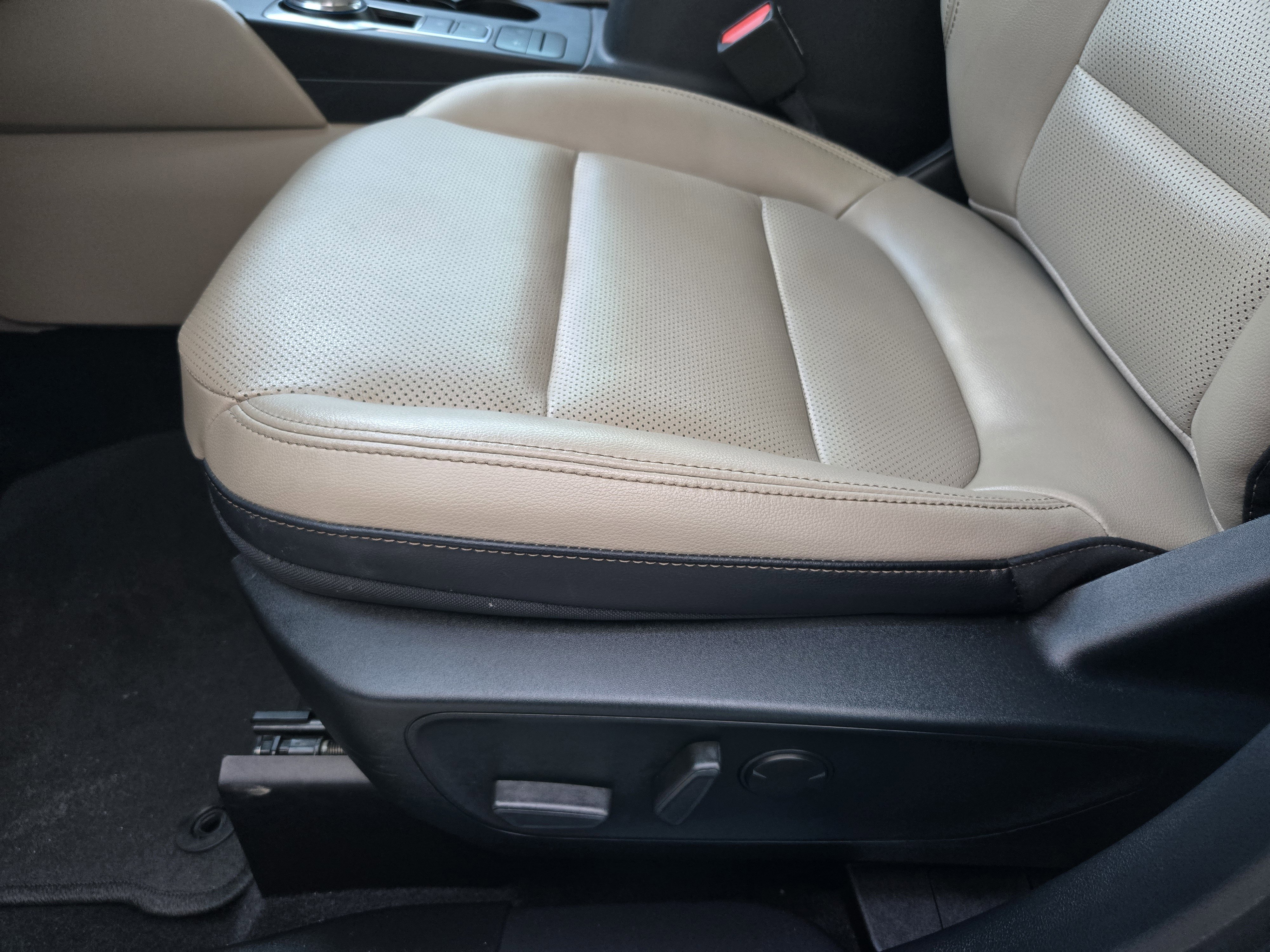 Certified 2020 Ford Escape SEL image 18