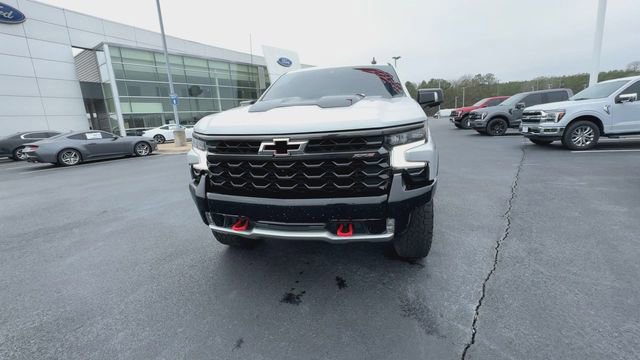 Used 2022 Chevrolet Silverado 1500 ZR2 w/ Technology Package image 11