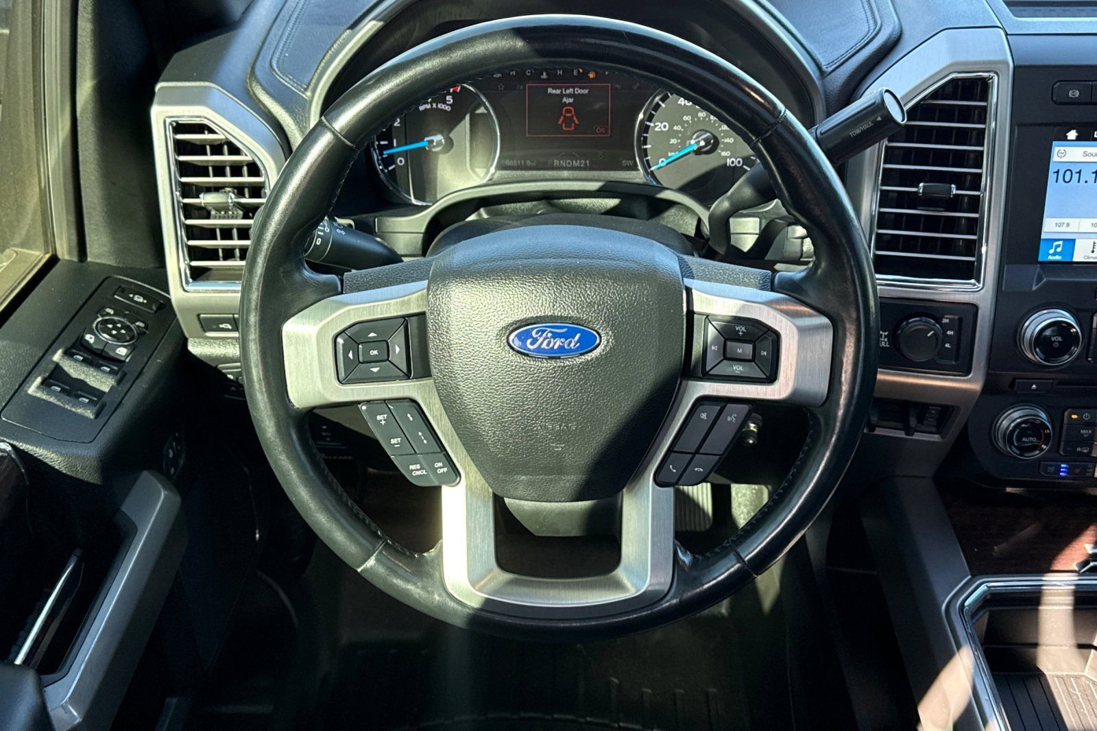 Certified 2017 Ford F250 Platinum w/ Platinum Ultimate Package AWD/4WD image 15