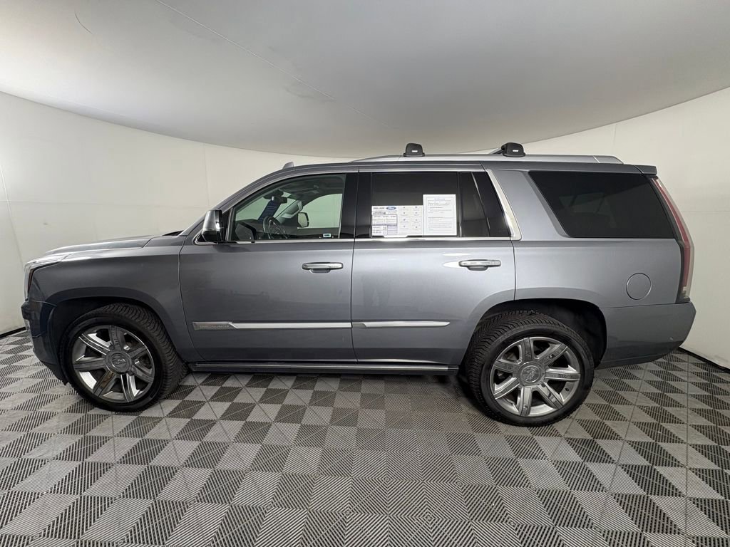 Used 2020 Cadillac Escalade Premium Luxury image 2