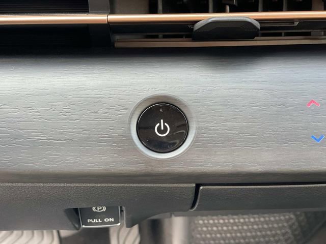 Used 2024 Nissan Ariya AWD image 16