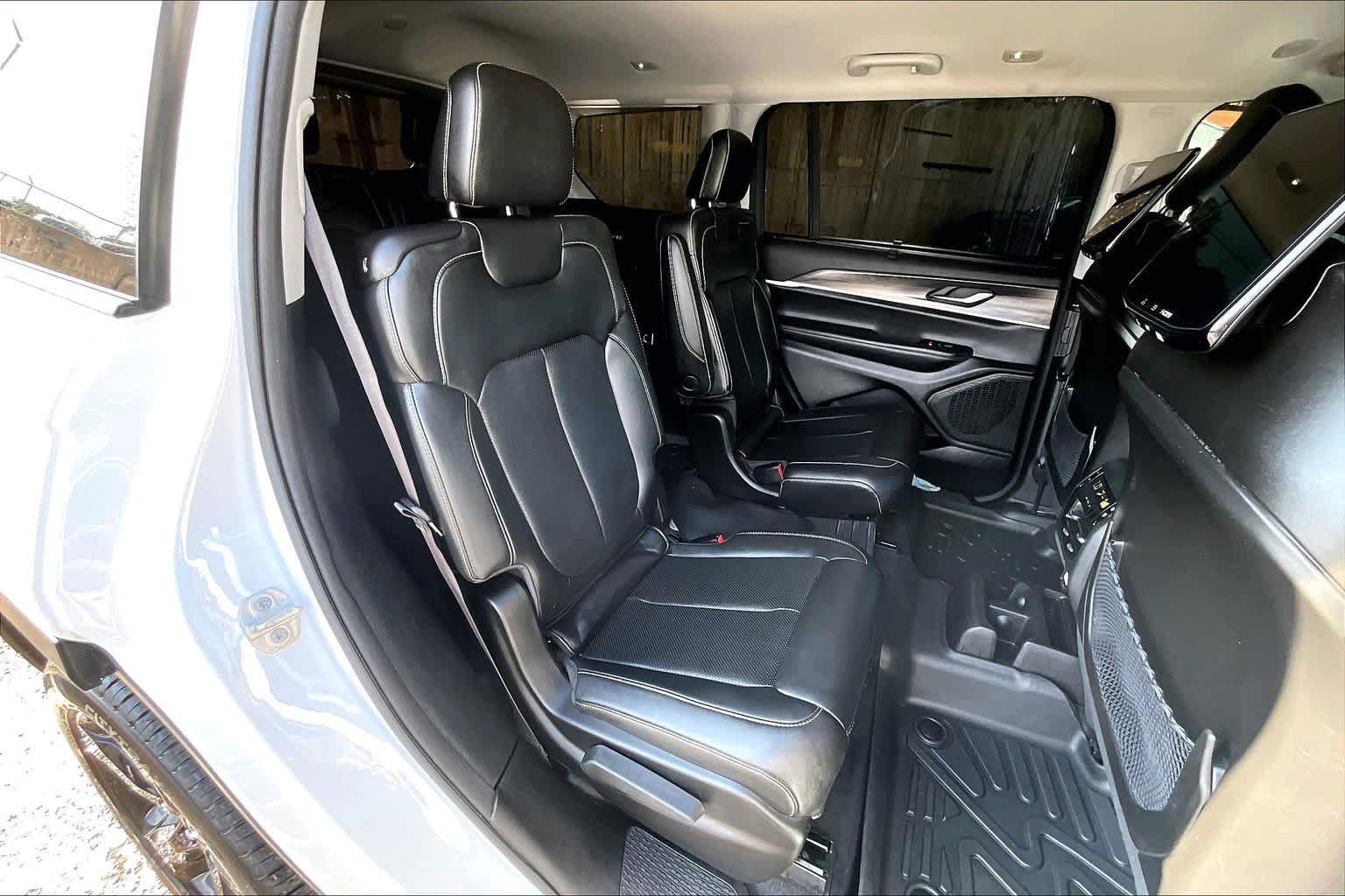 Used 2023 Jeep Grand Cherokee L Limited w/ Luxury Tech Group II RWD image 20