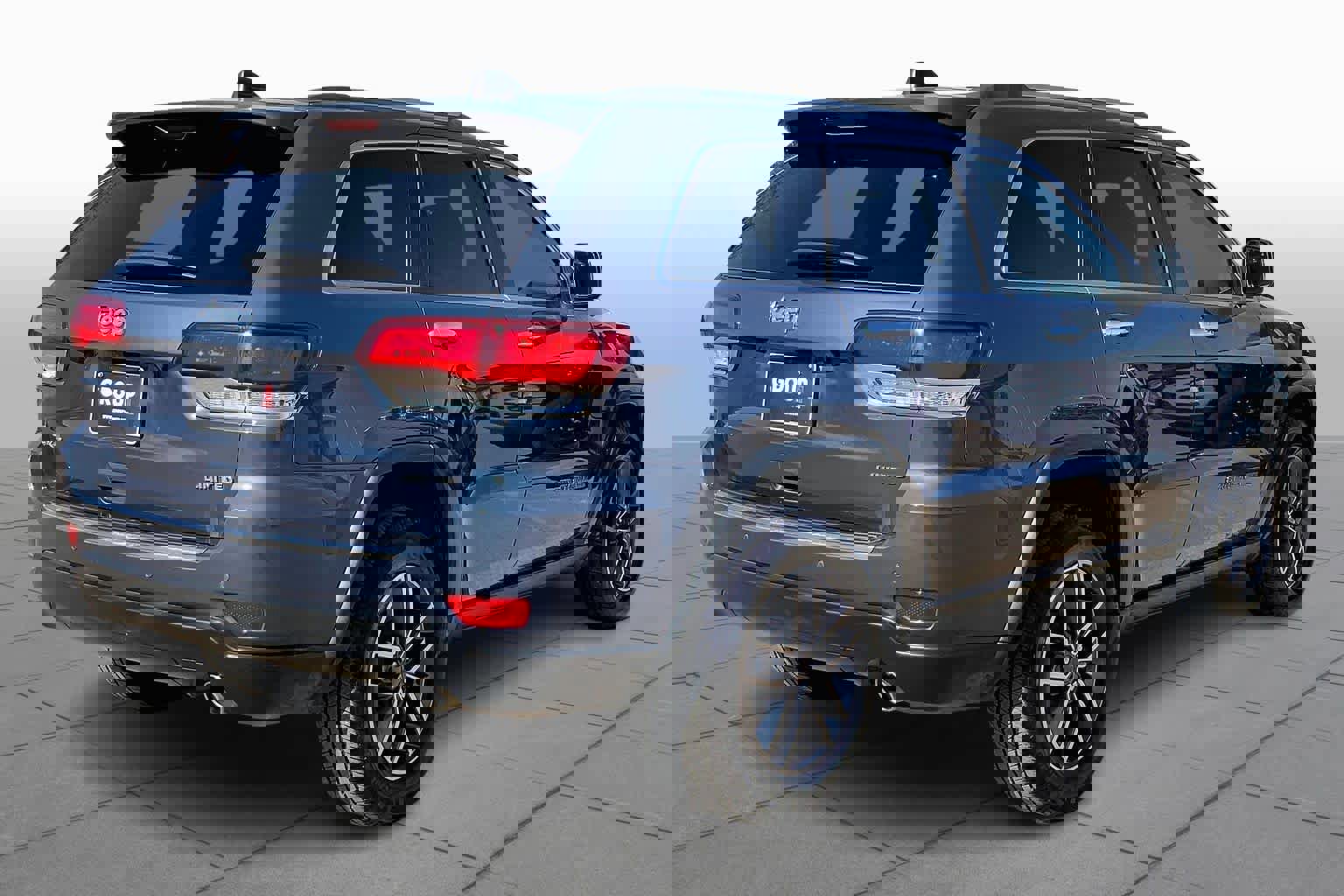 Used 2020 Jeep Grand Cherokee Limited image 3