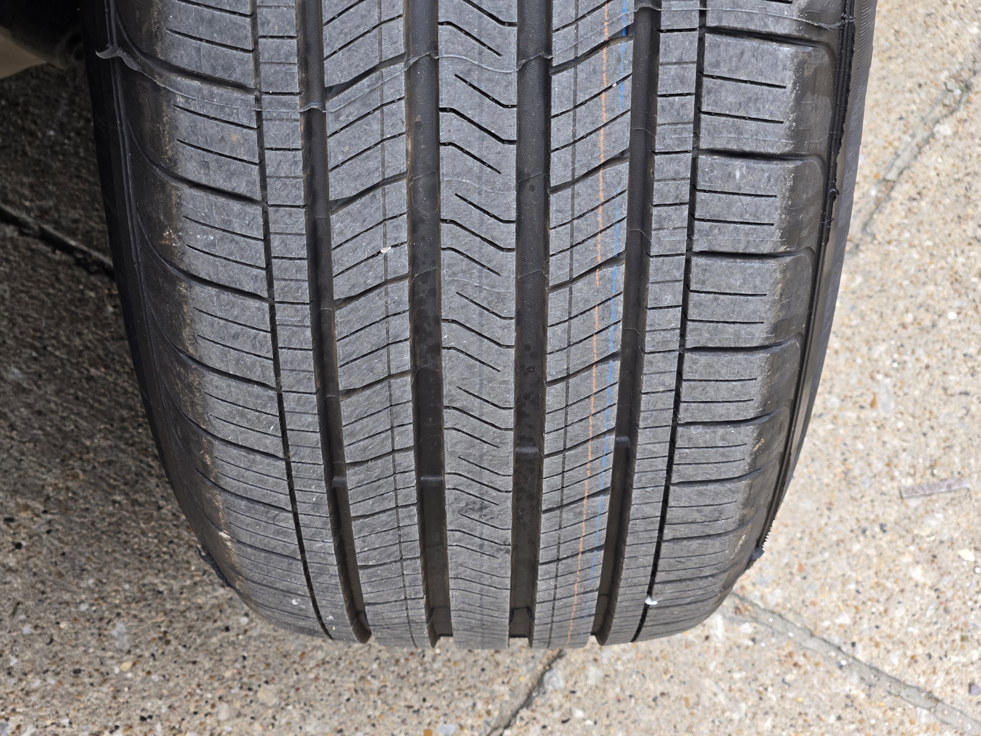 Certified 2022 Ford Explorer XLT RWD image 11