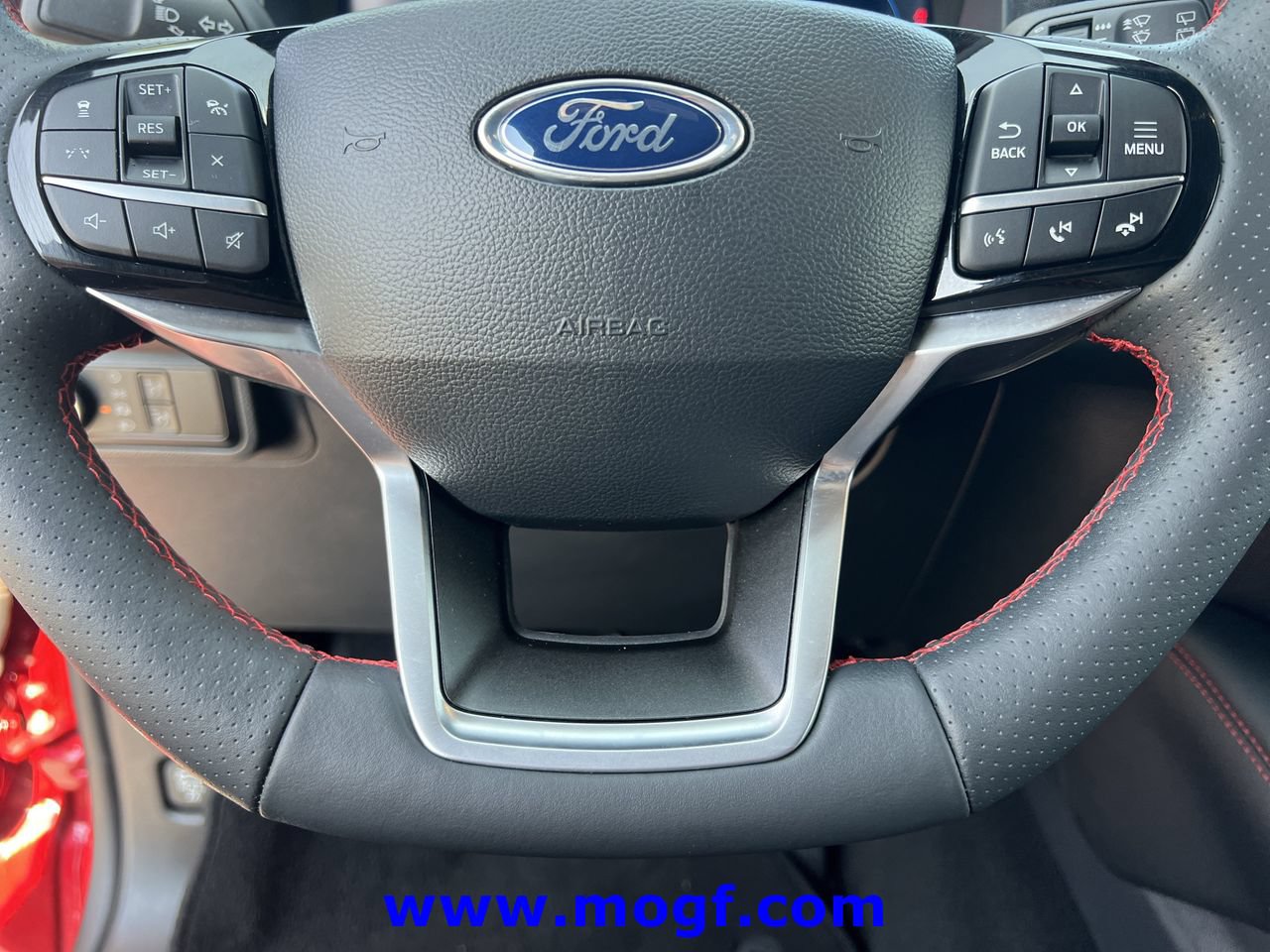 Certified 2025 Ford Explorer ST-Line AWD/4WD image 12