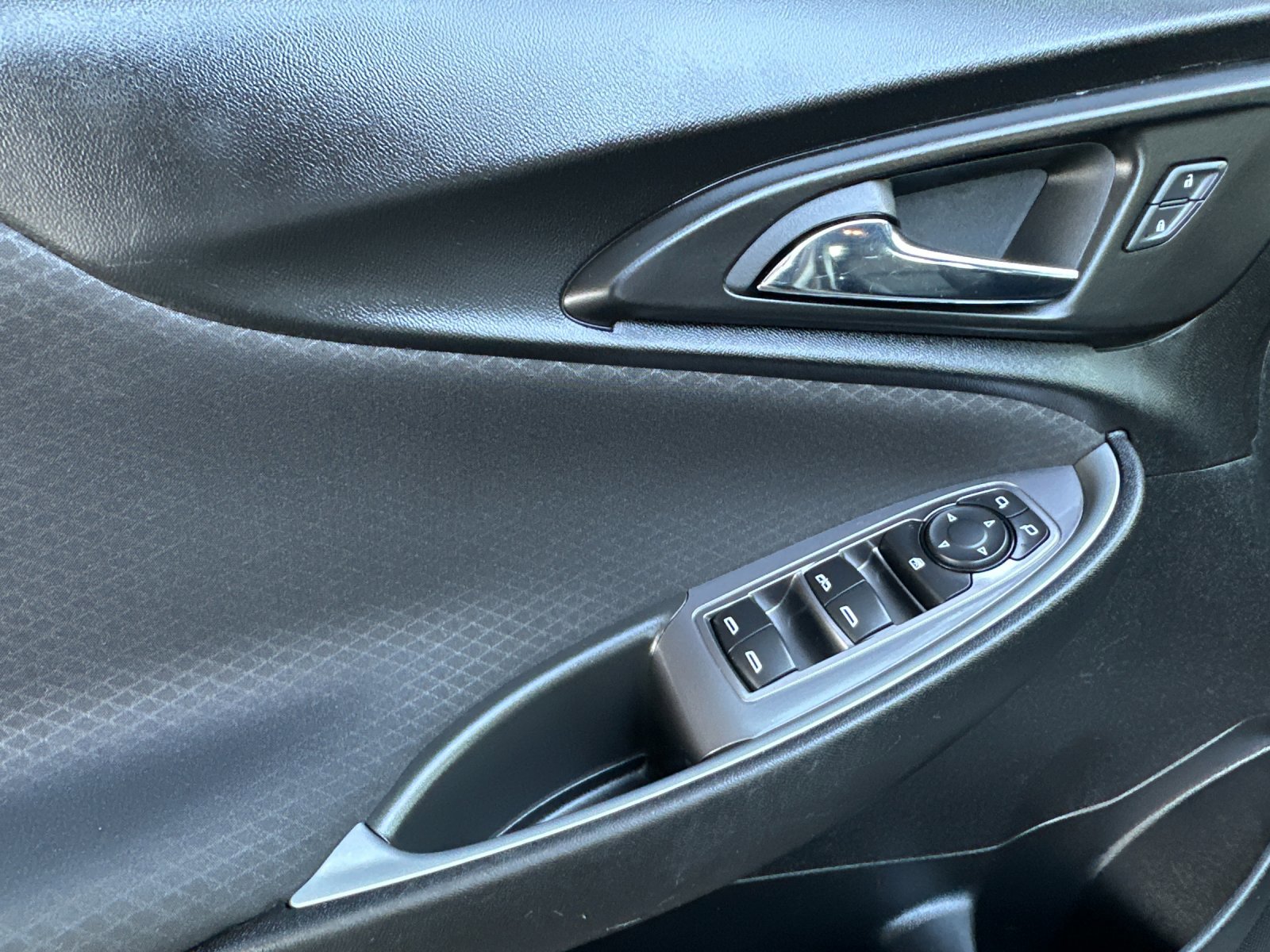 Used 2024 Chevrolet Malibu LT image 11