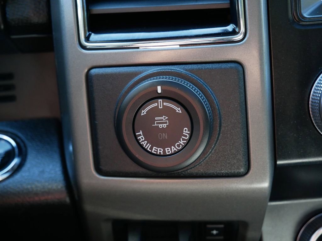 Certified 2020 Ford Expedition XLT w/ Equipment Group 202A image 25