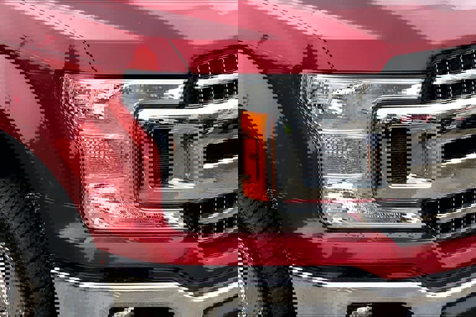 Certified 2018 Ford F150 XLT w/ Equipment Group 302A Luxury AWD/4WD image 24