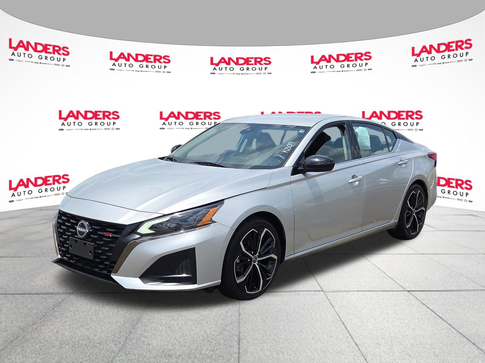 Used 2024 Nissan Altima 2.5 SR FWD image 7