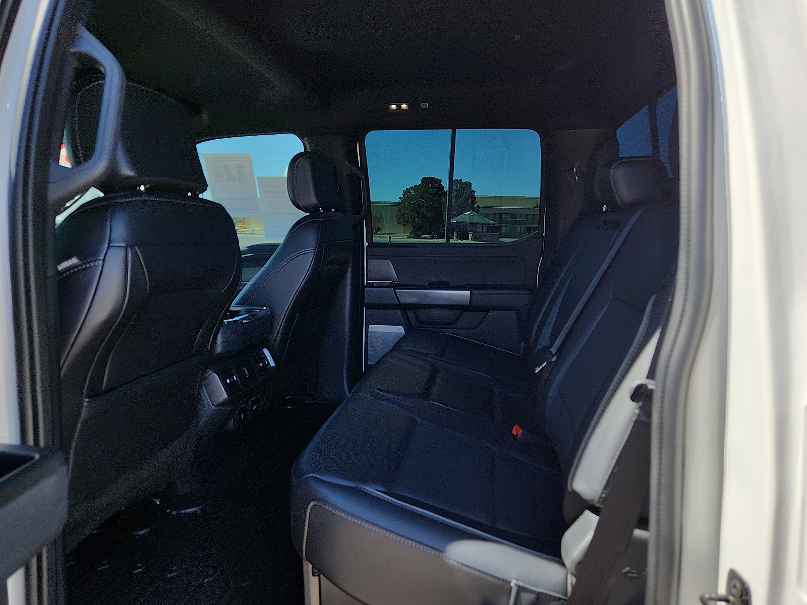 Certified 2024 Ford F150 Lariat w/ FX4 Off-Road Package image 9