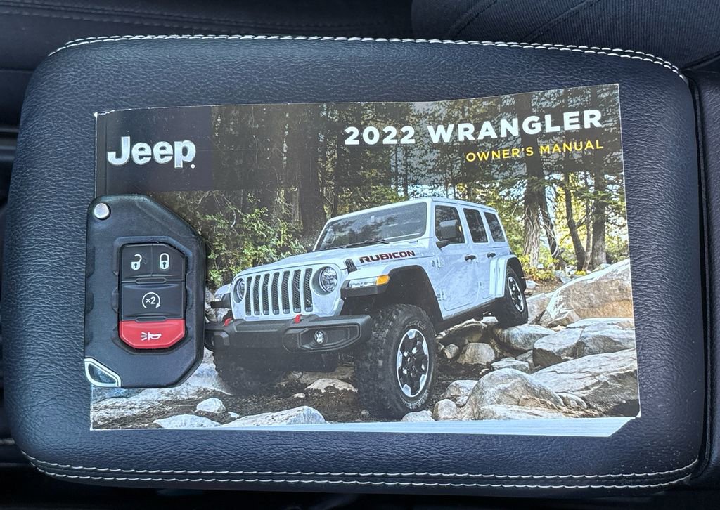 Used 2022 Jeep Wrangler Unlimited Sahara w/ Cold Weather Group AWD/4WD image 19