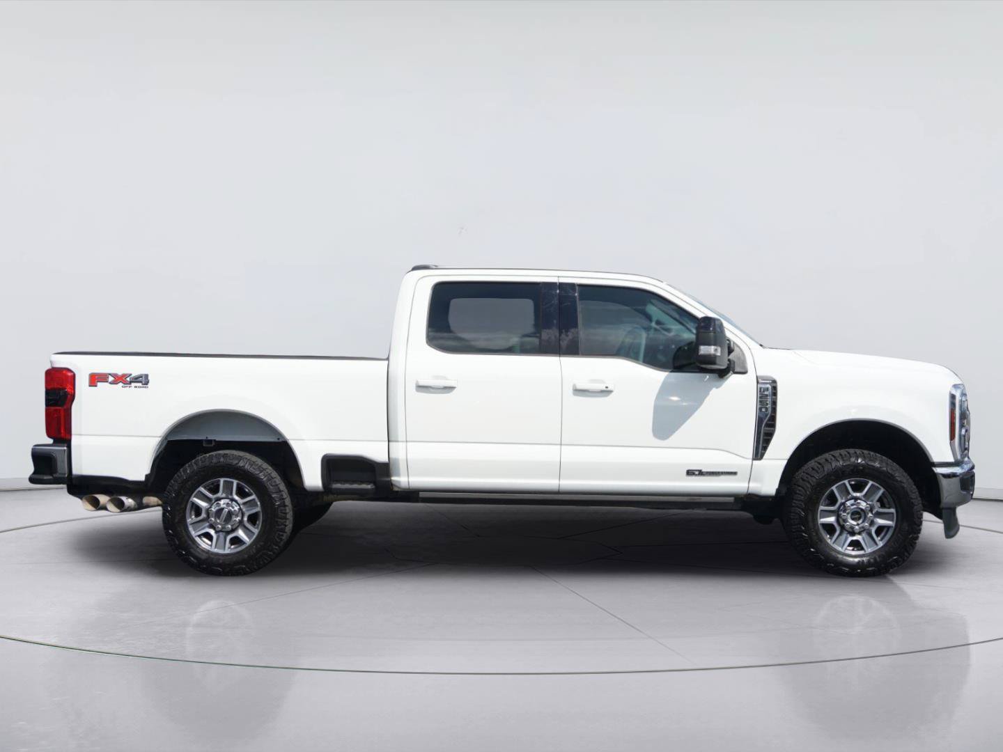 Certified 2024 Ford F250 Lariat w/ FX4 Off-Road Package AWD/4WD image 5