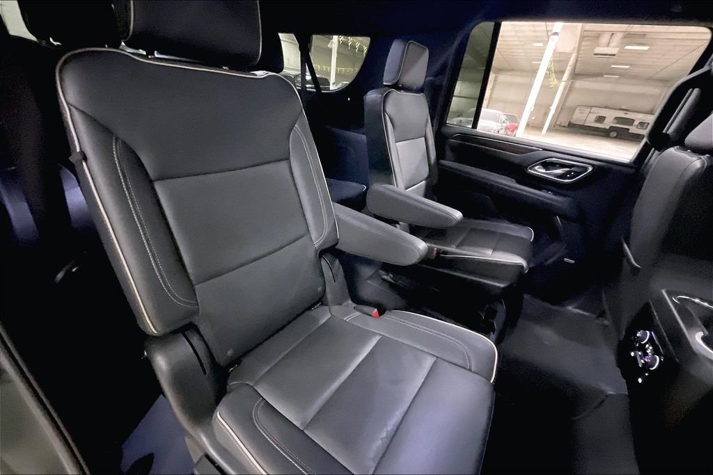 Used 2023 Chevrolet Suburban Premier image 24