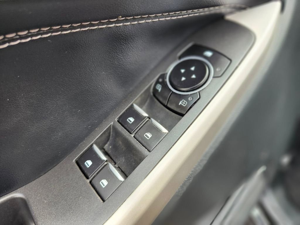 Certified 2022 Ford Explorer XLT w/ Equipment Group 202A image 19