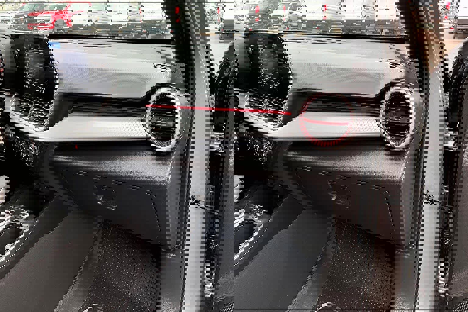 Used 2025 Chevrolet Trax RS w/ Driver Confidence Package image 18