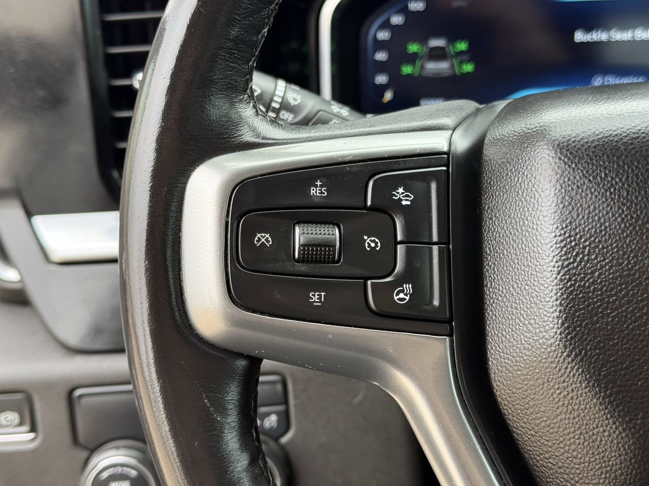 Used 2022 Chevrolet Silverado 1500 LT RWD image 13