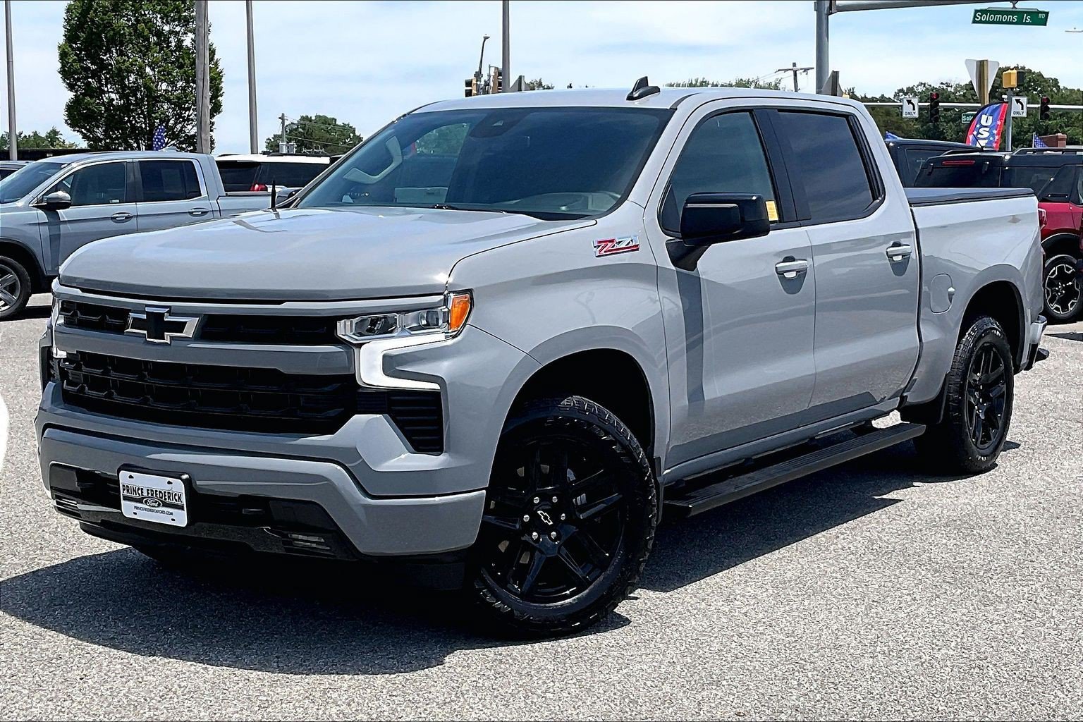 Used 2025 Chevrolet Silverado 1500 RST AWD/4WD image 3