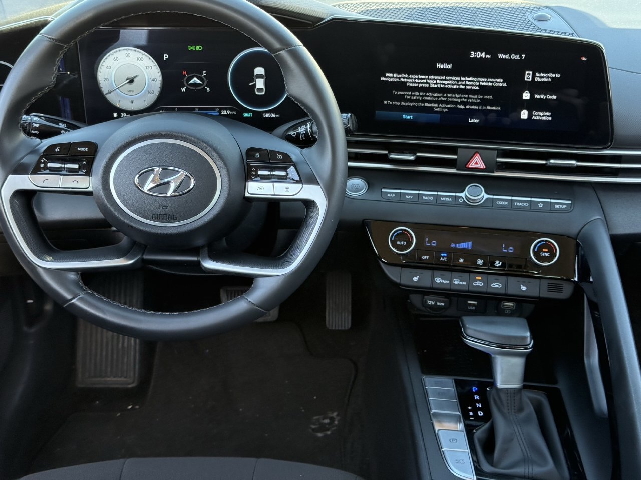 Used 2023 Hyundai Elantra SEL w/ Convenience Package FWD image 10