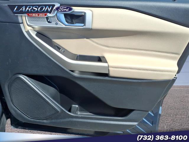 Certified 2023 Ford Explorer Limited AWD/4WD image 9