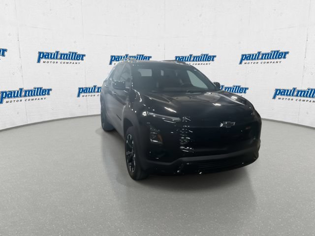 Used 2025 Chevrolet Equinox RS FWD image 3
