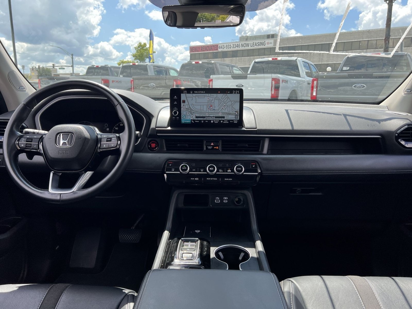 Used 2025 Honda Pilot Touring image 23