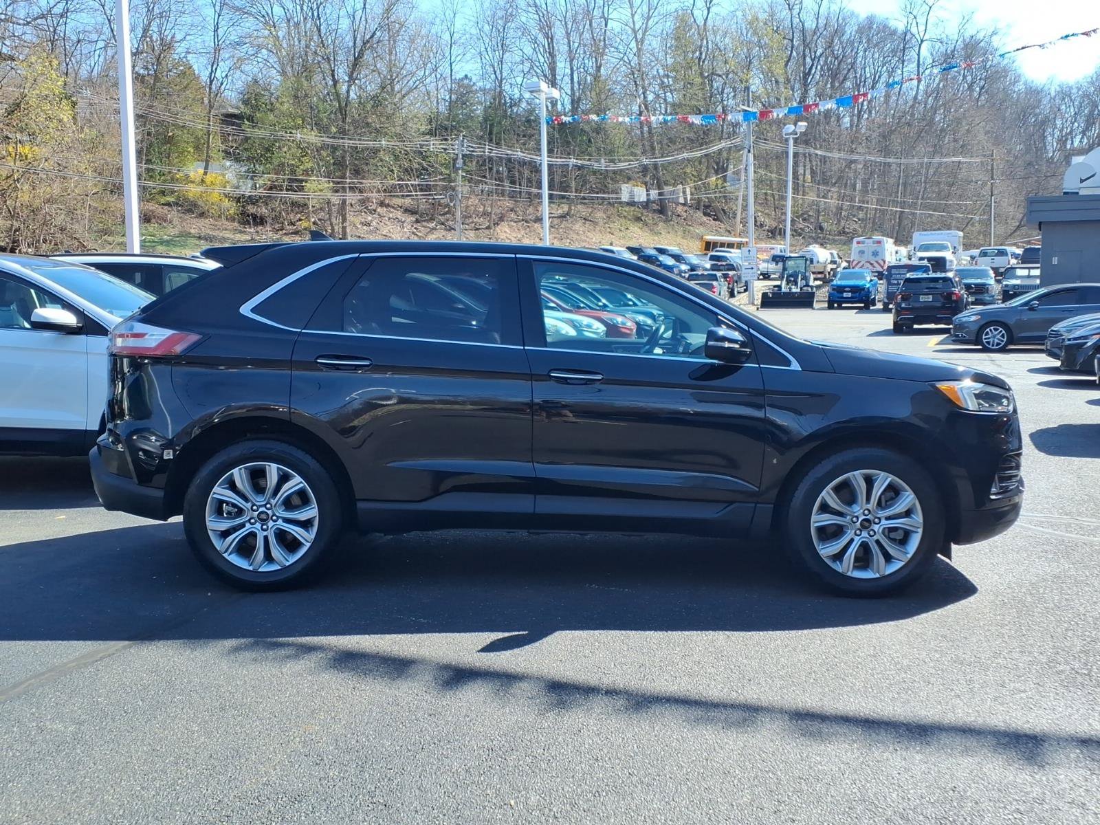Certified 2023 Ford Edge Titanium w/ Equipment Group 301A AWD/4WD image 9