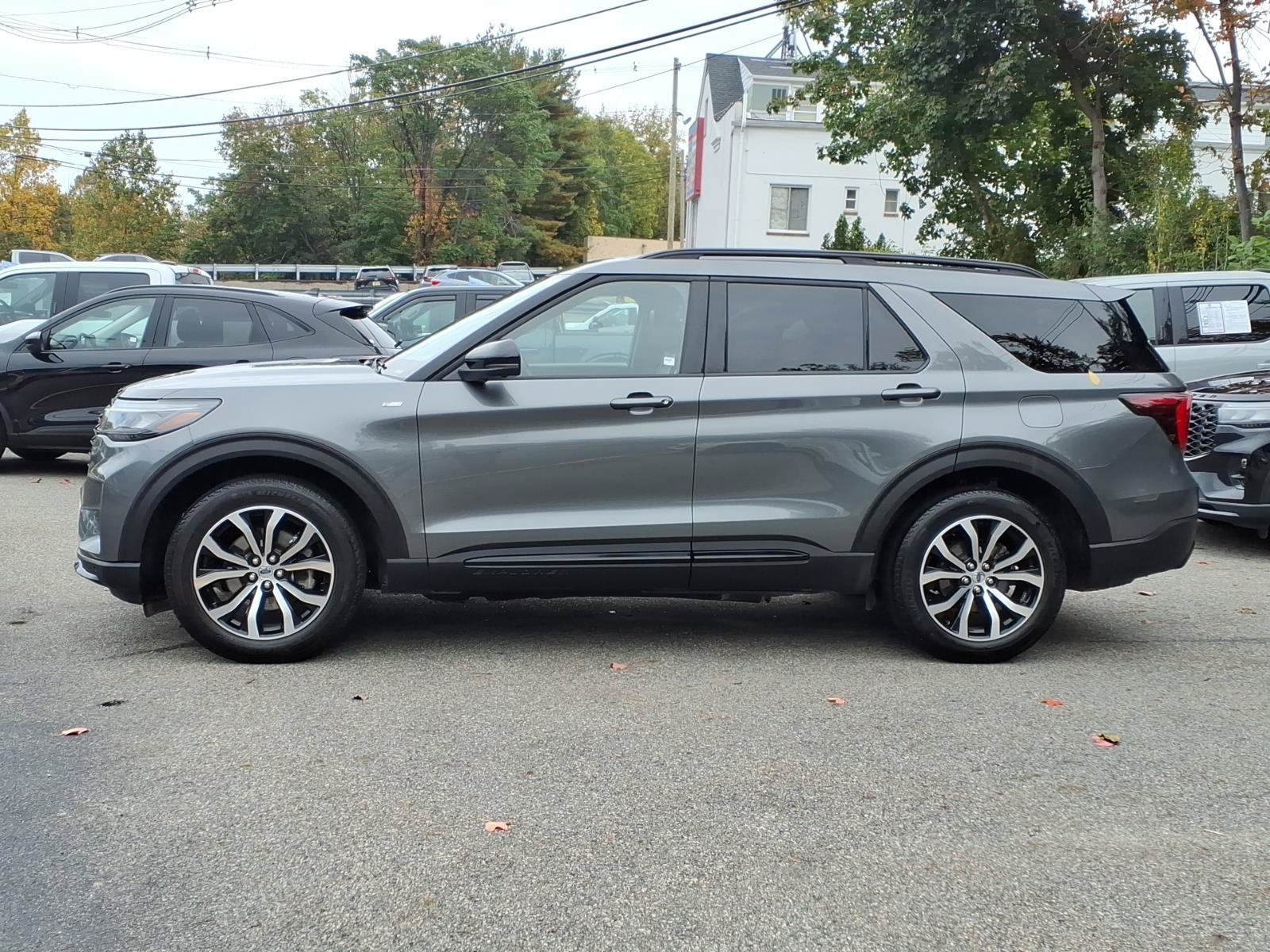 Certified 2026 Ford Explorer ST-Line AWD/4WD image 5