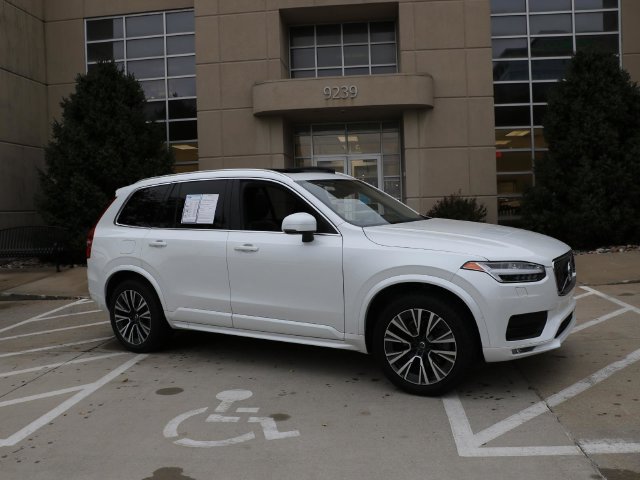 Used 2022 Volvo XC90 T6 Momentum w/ Climate Package