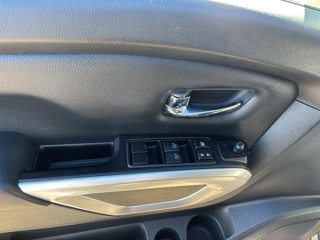 Used 2020 Nissan Titan SV w/ SV Convenience Package image 14