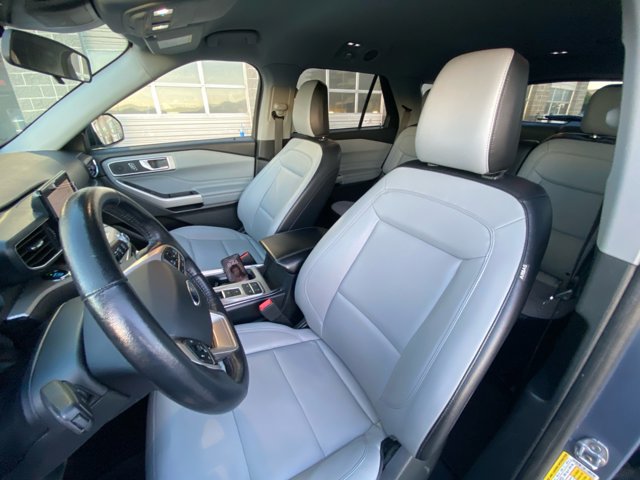 Certified 2021 Ford Explorer XLT w/ Equipment Group 202A RWD image 10