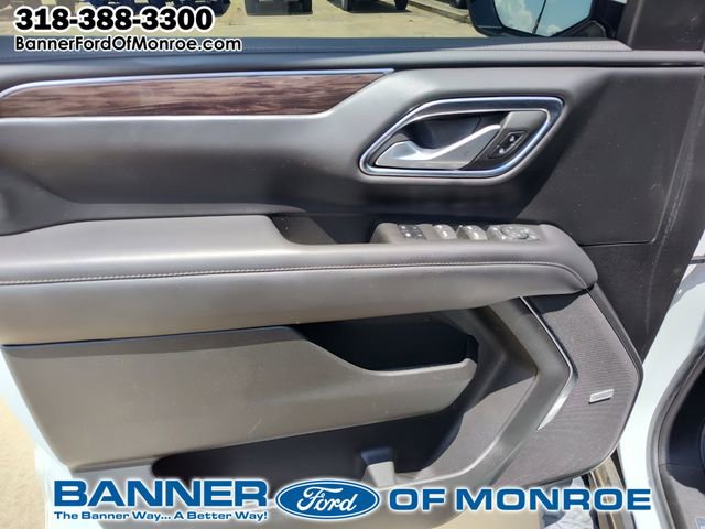 Used 2022 Chevrolet Tahoe Z71 w/ Luxury Package AWD/4WD image 16