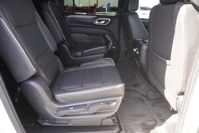 Used 2023 GMC Yukon XL SLT w/ SLT Premium Package image 18