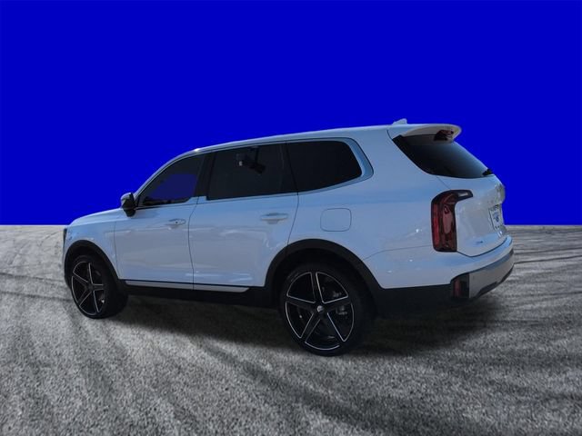 Used 2025 Kia Telluride LX FWD image 6
