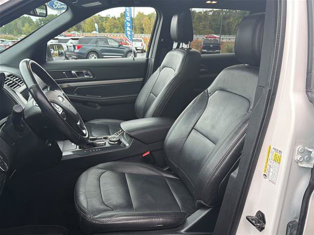 Certified 2018 Ford Explorer XLT w/ Equipment Group 202A AWD/4WD image 16