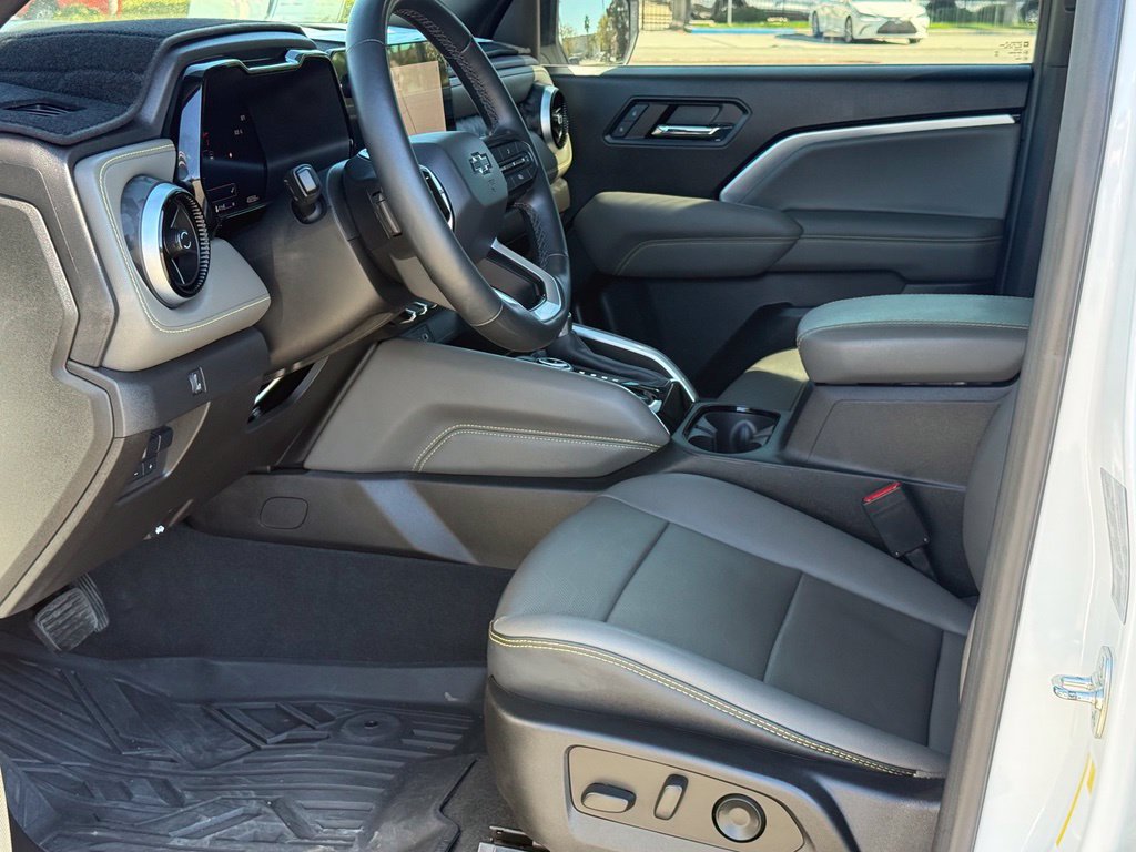 Used 2024 Chevrolet Colorado ZR2 w/ ZR2 Convenience Package III AWD/4WD image 7