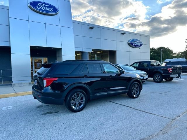 Certified 2023 Ford Explorer XLT w/ Equipment Group 202A AWD/4WD image 23