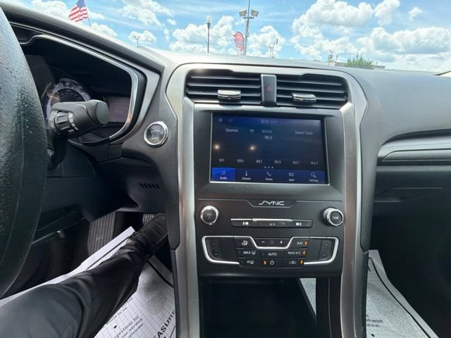 Certified 2020 Ford Fusion SE FWD image 23