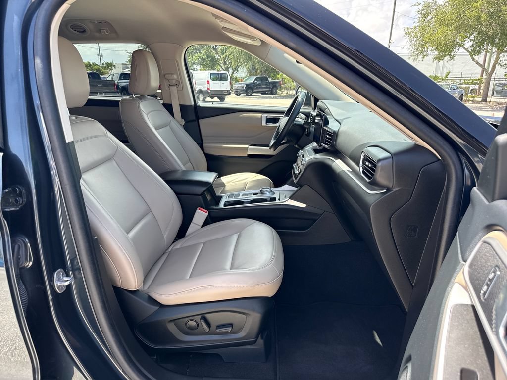 Certified 2023 Ford Explorer XLT w/ Equipment Group 202A RWD image 26