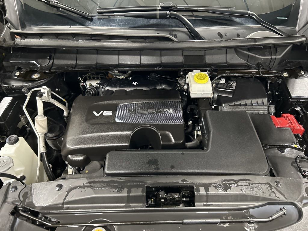 Used 2024 Nissan Pathfinder Platinum image 31