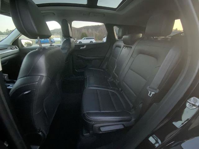 Certified 2022 Ford Escape Titanium w/ Class II Trailer Tow Package image 23