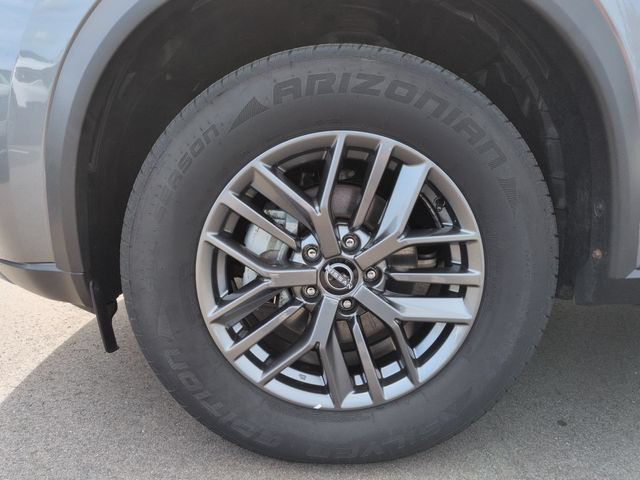 Used 2023 Nissan Rogue S AWD/4WD image 10