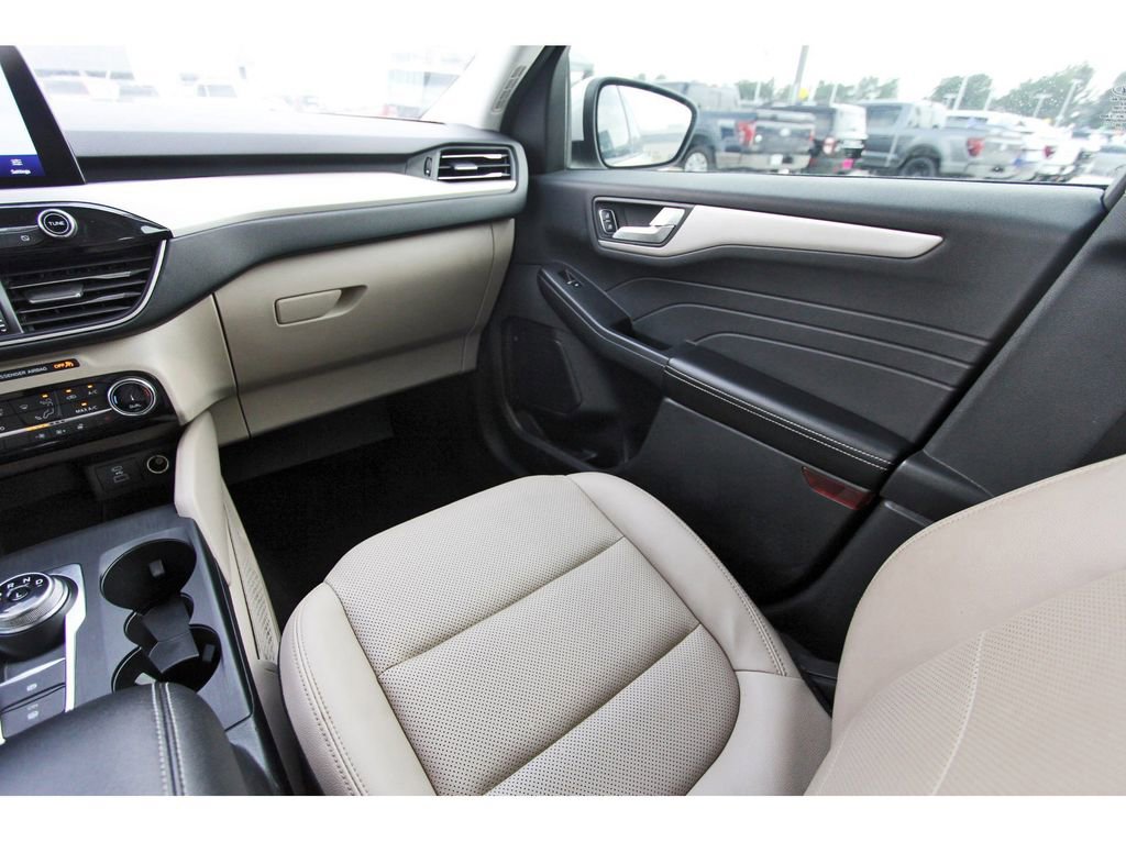 Certified 2022 Ford Escape SEL FWD image 12