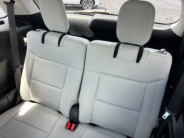 Certified 2025 Ford Explorer Platinum w/ LUX Leather Package AWD/4WD image 27